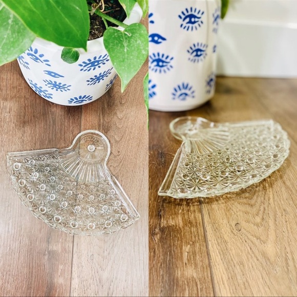 True Vintage Cut Glass Fan Jewelry Earring Necklace Trinket Collectible Tray - Picture 2 of 5